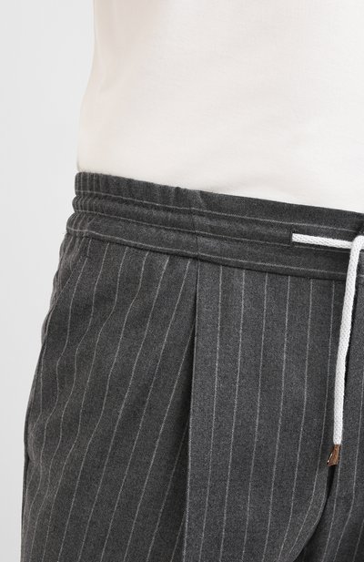 Шерстяные брюки BRUNELLO CUCINELLI серого цвета по цене 107500 руб., арт. ME243E1740, фото 5 Шерстяные брюки BRUNELLO CUCINELLI, арт. ME243E1740, фото 5