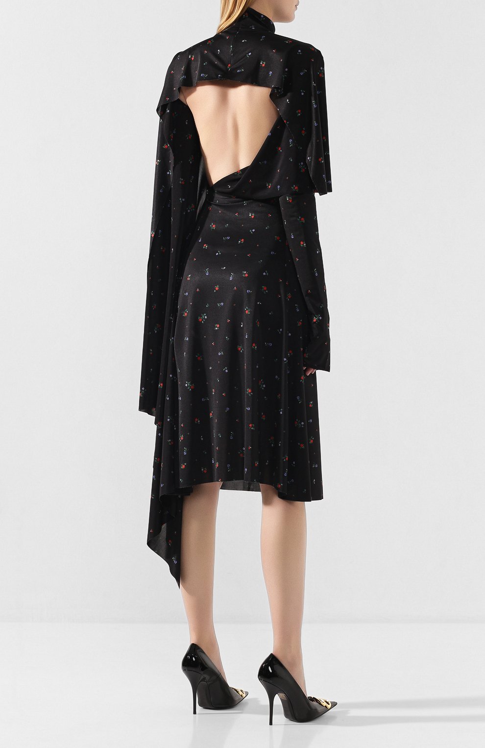 Платье VETEMENTS черного цвета по цене 93750 руб., арт. WAH20DR405/BLACK FL0WERS, фото 4 Платье VETEMENTS, арт. WAH20DR405/BLACK FL0WERS, фото 4