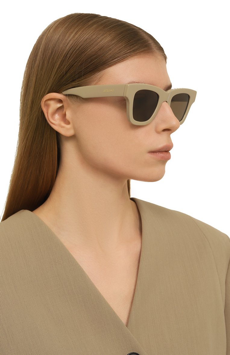 Женские солнцезащитные очки JACQUEMUS бежевого цвета, арт. LES LUNETTES N0CI0 BEIGE | Фото 2 (Материал: Пластик; Тип очков: С/з; Региональные ограничения белый список (Axapta Mercury): Не проставлено; Нос: Не проставлено; Оптика Гендер: оптика-женское; Очки форма: Прямоугольные)