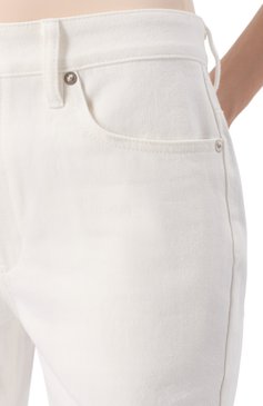 Женские джинсы JIL SANDER белого цвета, арт. J04KA0120/J45288 | Фото 5 (Материа�л внешний: Хлопок, Деним; Длина (брюки, джинсы): Стандартные; Кросс-КТ: Деним; Силуэт Ж (брюки и джинсы): Расклешенные; Стили: Минимализм)