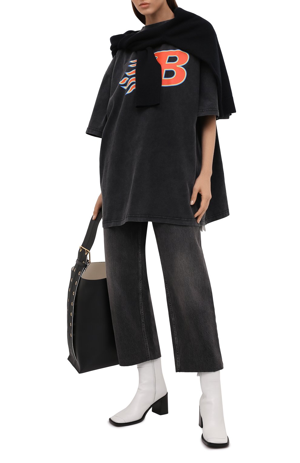 Хлопковая футболка BALENCIAGA черного цвета по цене 59300 руб., арт. 656978/TKV70, фото 2 Хлопковая футболка BALENCIAGA, арт. 656978/TKV70, фото 2