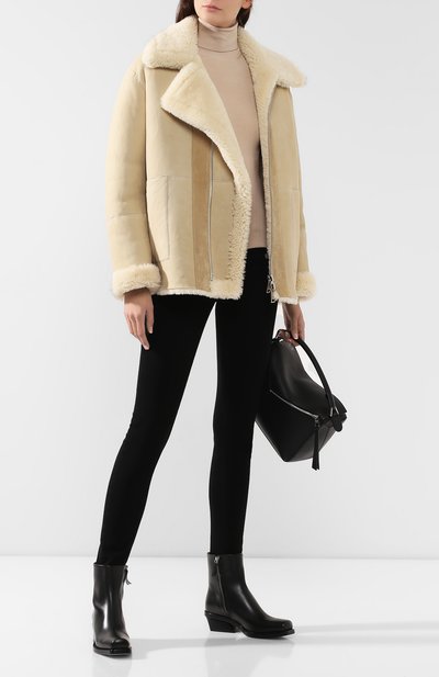 Двусторонняя дубленка BOTTEGA VENETA бежевого цвета по цене 523000 руб., арт. 568135/VF290, фото 2 Двусторонняя дубленка BOTTEGA VENETA, арт. 568135/VF290, фото 2