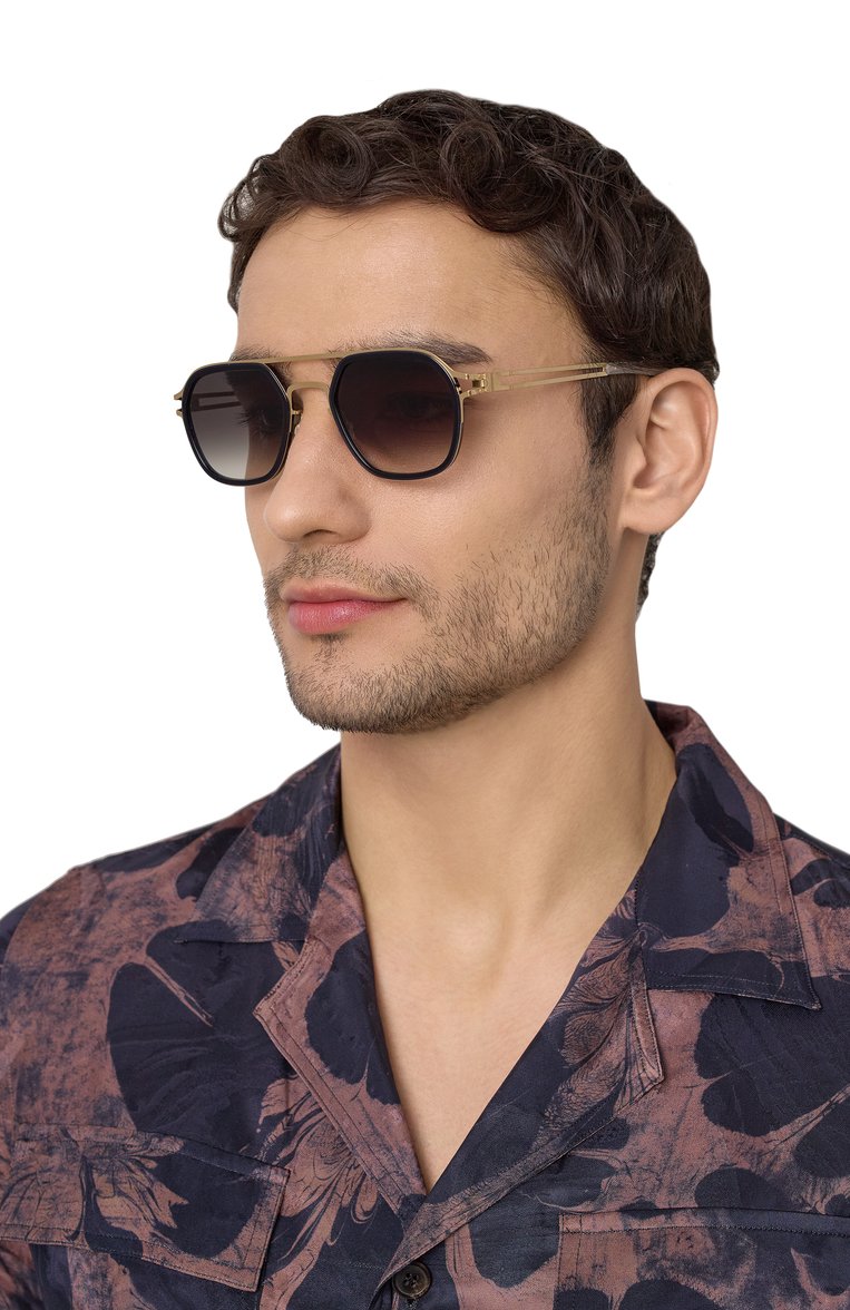 Женские солнцезащи�тные очки MYKITA черного цвета, арт. LEELAND/768 | Фото 2 (Тип очков: С/з; Нос: Не проставлено; Региональные ограничения белый список (Axapta Mercury): Не проставлено; Материал: Пластик, Металл; Кросс-КТ: С/з-мужское; Очки форма: Авиаторы; Оптика Гендер: оптика-мужское)