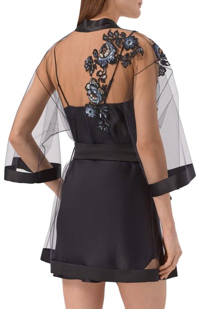 Шелковый халат CARINE GILSON черного цвета по цене 269000 руб., арт. SO0928TI, фото 4 Шелковый халат CARINE GILSON, арт. SO0928TI, фото 4