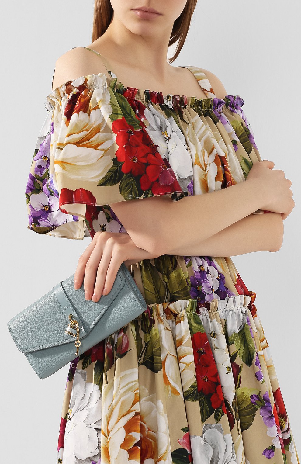 Кошелек aby на цепочке CHLOÉ голубого цвета по цене 88450 руб., арт. CHC20SP314B71, фото 2 Кошелек aby на цепочке CHLOÉ, арт. CHC20SP314B71, фото 2