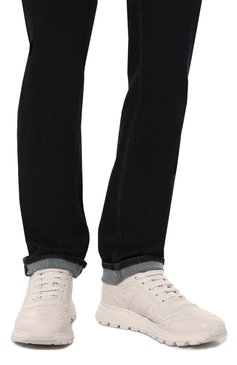 Мужские кроссовки из кожи каймана PRADA белого цвета, арт. 4E3388-3EA5-F0009 | Фото 3 (Подошва: Массивная; Материал сплава: Проставлено; Материал внешний: Экзотическая кожа, Натуральная кожа; Драгоценные камни: Проставлено; Материал утеплителя: Без утеплителя; Стили: Классический; Кросс-КТ: Низкие)