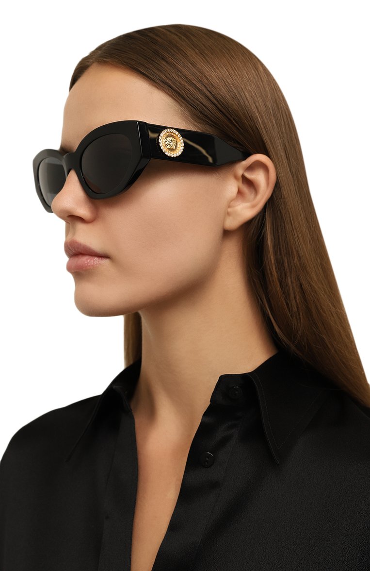 Женские солнцезащитные очки VERSACE черного цвета, арт. 4376B-GB1/87 | Фото 2 (Тип очков: С/з; Материал: Пластик; Нос: Не проставлено; Региональные ограничения белый список (Axapta Mercury): Не проставлено; Оптика Гендер: оптика-женское; Очки форма: Cat-eye)