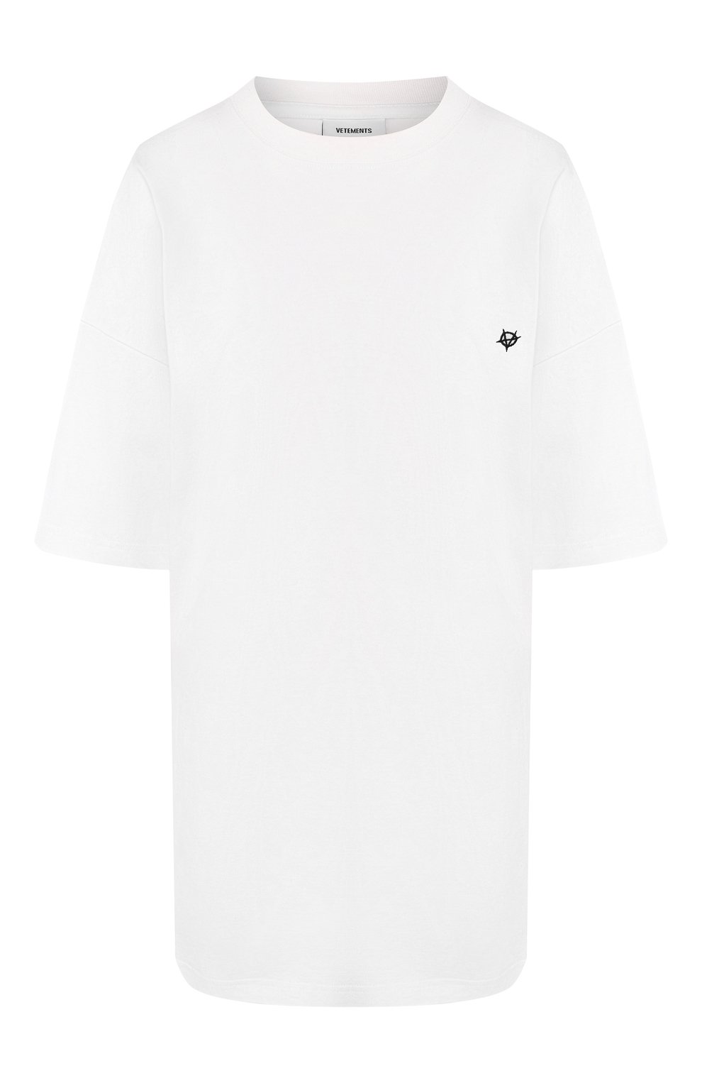 Хлопковая футболка VETEMENTS белого цвета по цене 38750 руб., арт. UAH20TR923/W, фото 1 Хлопковая футболка VETEMENTS, арт. UAH20TR923/W, фото 1