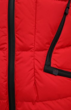 Женская пуховая куртка MONCLER красного цвета, арт. F2-098-1A526-00-5399E | Фото 5 (Рукава: Длинные; Длина (верхняя одежда): Короткие; Материал внешний: Синтетический материал; Материал утеплителя: Пух и перо; Материал подклада: Синтетический материал; Стили: Спорт-шик; Кросс-КТ: Куртка, Утепленные; Драгоценные камни: Проставлено; Материал сплава: Проставлено)