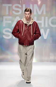 Мужской хлопковая толстовка DOLCE & GABBANA бежевого цвета, арт. G9ABIT/G7F2G | Фото 7 (Рукава: Длинные; Драгоценные камни: Проставлено; Длина (для топов): Стандартные; Материал сплава: Проставлено; Материал внешний: Хлопок; Стили: Кэжуэл; Мужское Кросс-КТ: Толстовка-одежда)