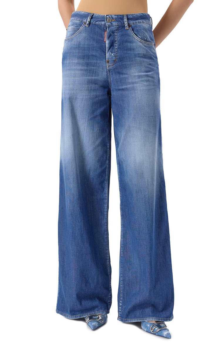 Женские джинсы traveller DSQUARED2 голубого цвета, арт. S73LA0299/S30341 | Фото 3 (Длина (брюки, джинсы): Удлиненные; Материал внешний: Хлопок, Деним; Стили: Кэжуэл; Детали: Делаве; Кросс-КТ: Деним; Силуэт Ж (брюки и джинсы): Широкие; Автоматизация ТО: Проставлено; Автоматизация состава: Проставлено)
