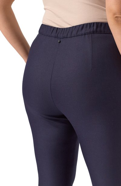 Брюки MARINA SPORT темно-синего цвета по цене 21100 руб., арт. HAITI, фото 5 Брюки MARINA SPORT, арт. HAITI, фото 5