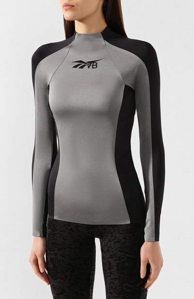 Лонгслив reebok x victoria beckham REEBOK серебряного цвета по цене 11950 руб., арт. FM3461, фото 3 Лонгслив reebok x victoria beckham REEBOK, арт. FM3461, фото 3