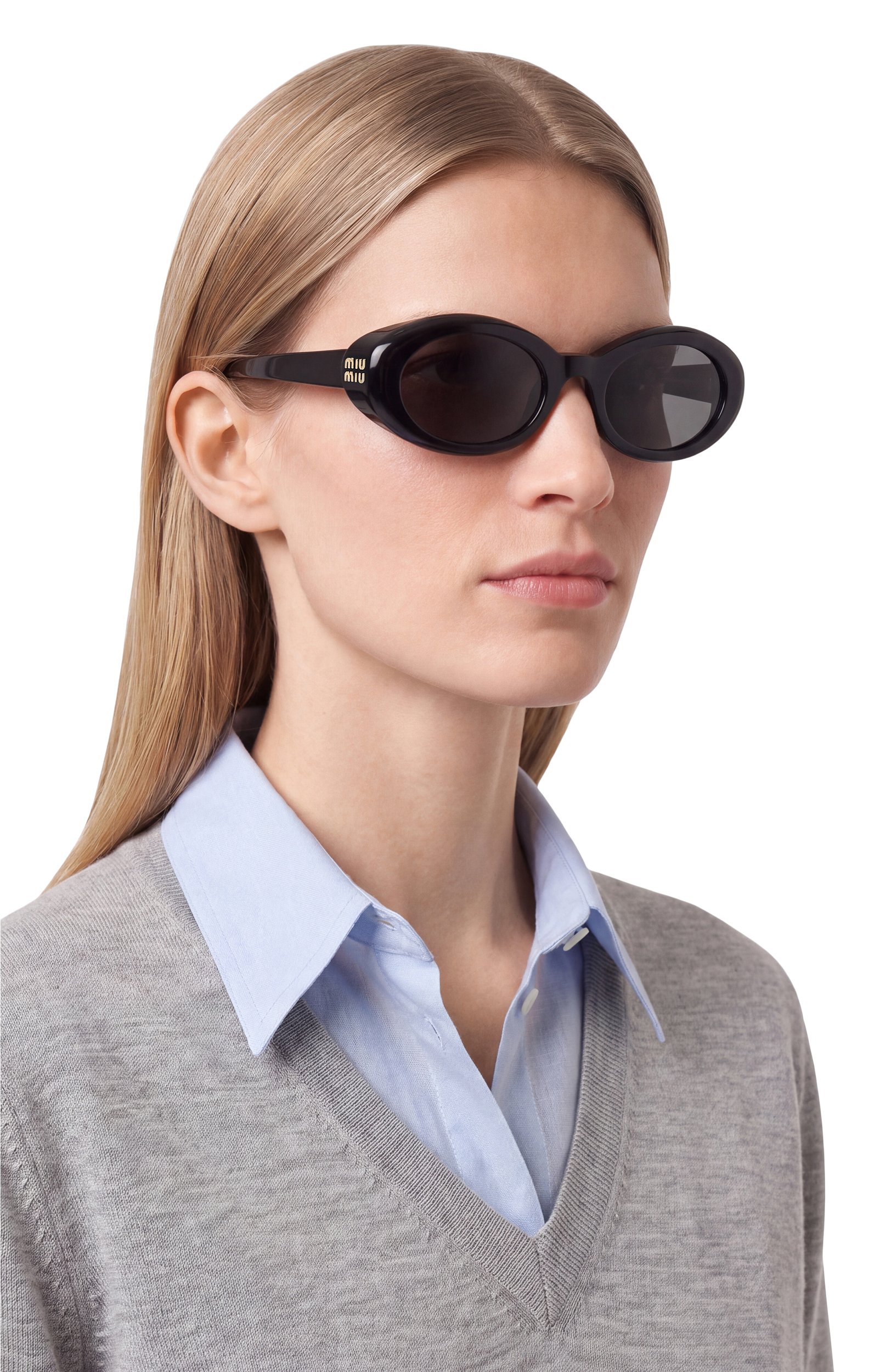 Солнцезащитные очки MIU MIU черного цвета по цене 56600 руб., арт. B09S-16K08Z, фото 2 Солнцезащитные очки MIU MIU, арт. B09S-16K08Z, фото 2