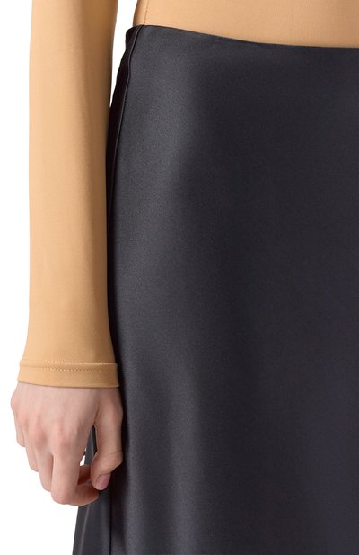 Атласная юбка COLOMBO черного цвета по цене 187500 руб., арт. GN00147/T0603-U, фото 5 Атласная юбка COLOMBO, арт. GN00147/T0603-U, фото 5