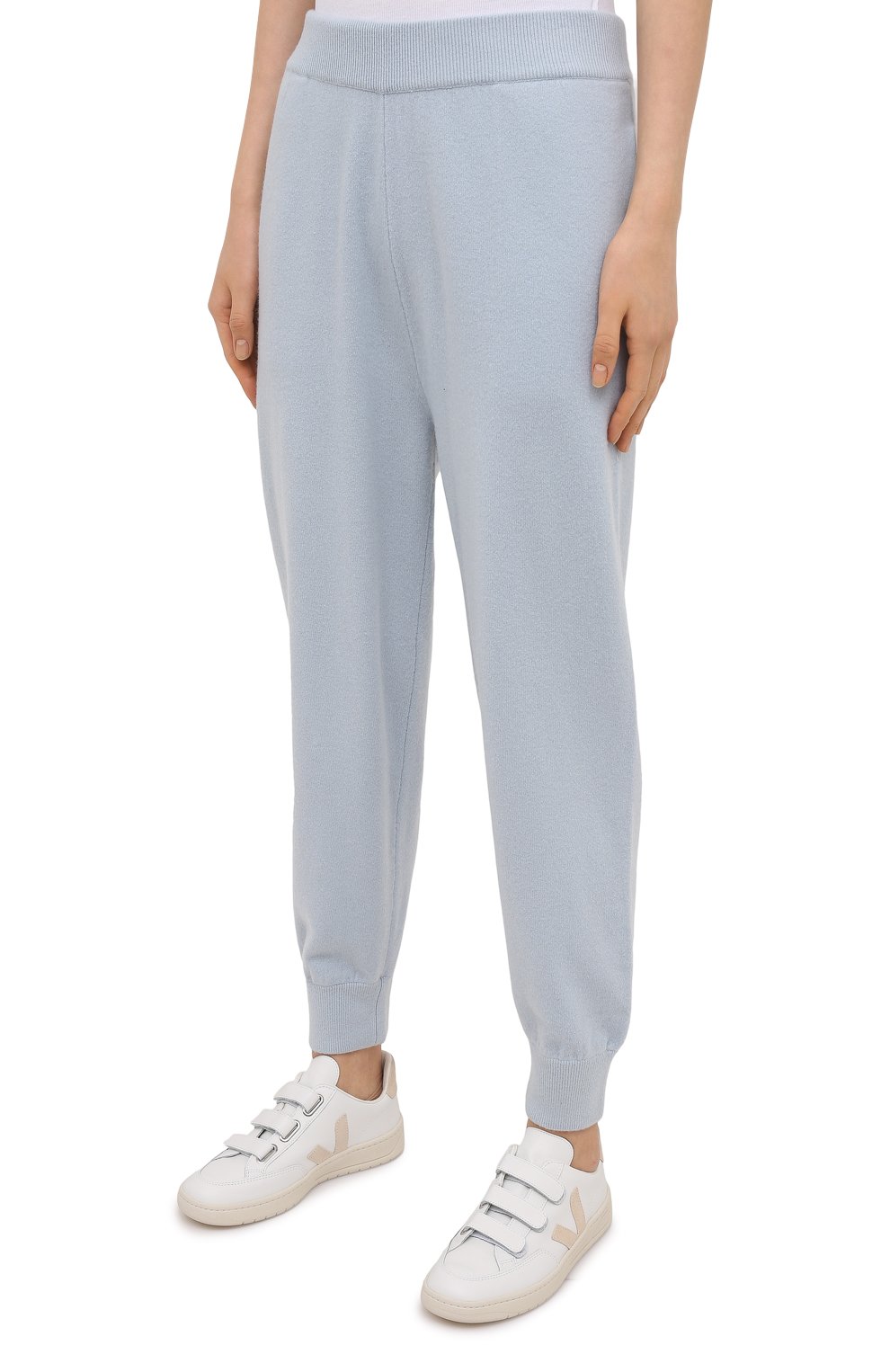 Кашемировые джоггеры EXTREME CASHMERE голубого цвета по цене 75500 руб., арт. 056/Y0GI, фото 3 Кашемировые джоггеры EXTREME CASHMERE, арт. 056/Y0GI, фото 3