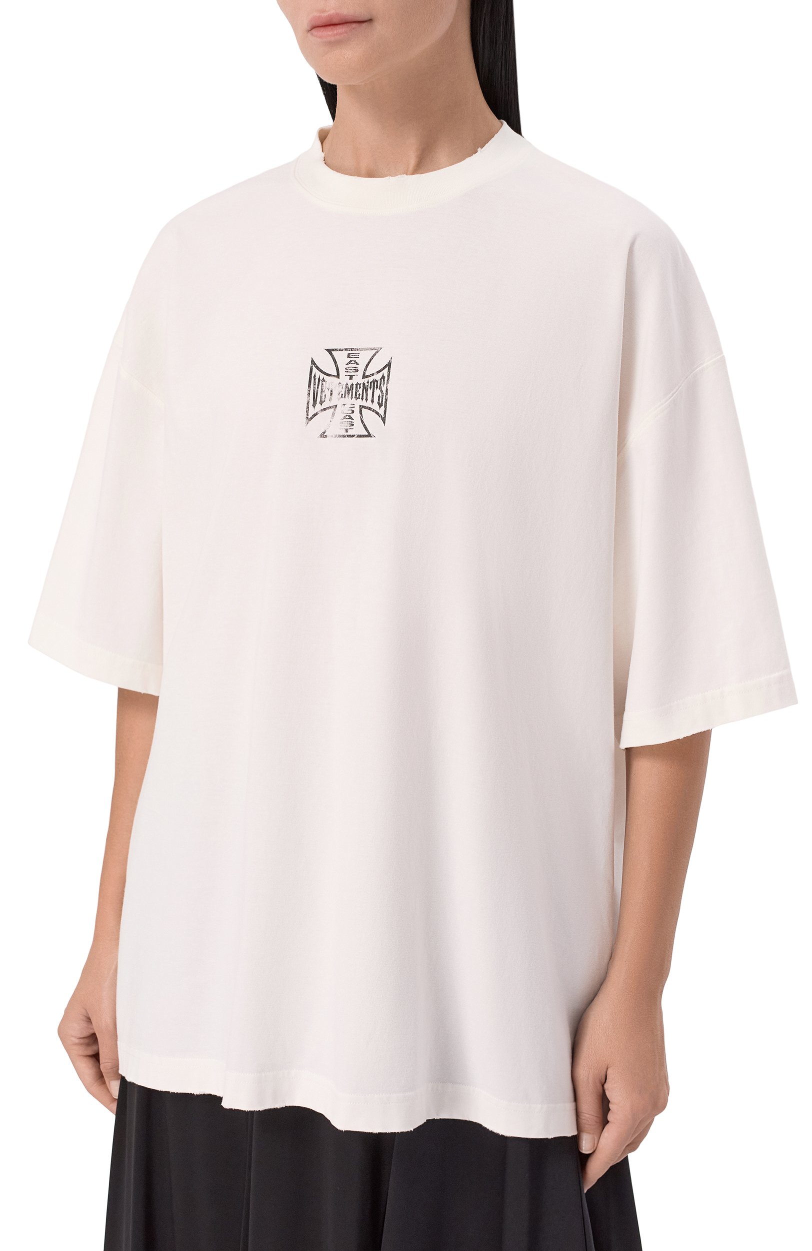 Хлопковая футболка VETEMENTS белого цвета по цене 66900 руб., арт. MH27TR196W, фото 3 Хлопковая футболка VETEMENTS, арт. MH27TR196W, фото 3