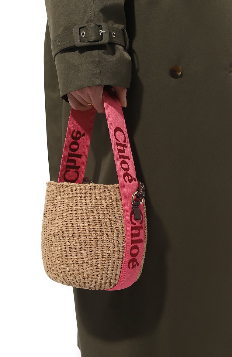 Женская сумка chloé x mifuko woody small CHLOÉ бежевого цвета, арт. CHC23AS381L18 | Фото 2 (Ремень/цепочка: На ремешке; Размер: small; Материал сплава: Проставлено; Драгоценные камни: Проставлено; Материал: Рафия)