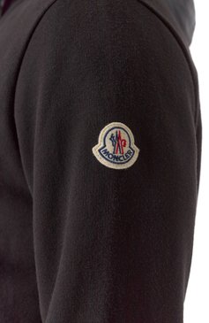 Мужской хлопковая тол�стовка MONCLER черного цвета, арт. 8G00034/899WC | Фото 5 (Материал внешний: Хлопок; Длина (для топов): Стандартные; Мужское Кросс-КТ: Толстовка-одежда; Рукава: Длинные; Стили: Спорт-шик)
