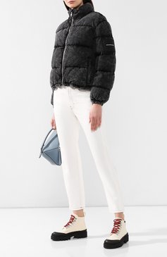 Женский джинсовый пуховик DENIM X ALEXANDER WANG серого цвета, арт. 4D992343DL | Фото 2 (Статус проверки: Проверено, Проверена категория; Длина (верхняя одежда): Короткие; Материал подклада: Синтетический материал; Материал внешний: Хлопок, Деним; Рукава: Короткие; Кросс-КТ: Пуховик, Деним; Материал сплава: Проверено, Проставлено; Драгоценные камни: Проставлено)