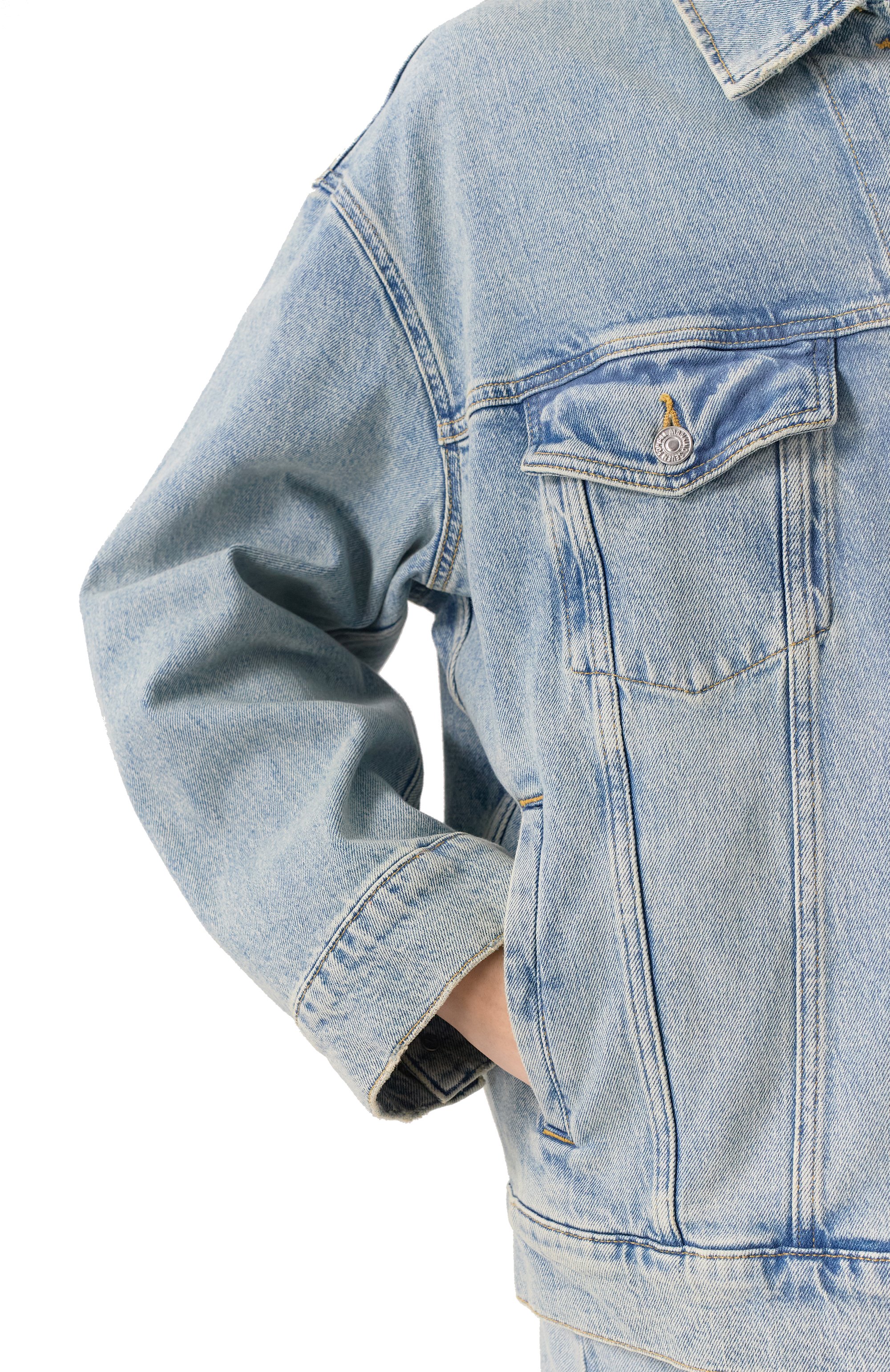 Джинсовая куртка 7 FOR ALL MANKIND голубого цвета по цене 26350 руб., арт. JSCKC650SH, фото 5 Джинсовая куртка 7 FOR ALL MANKIND, арт. JSCKC650SH, фото 5