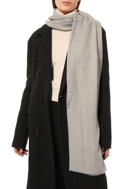 Шаль из шелка и шерсти VINTAGE SHADES серого цвета по цене 20800 руб., арт. 32293, фото 2 Шаль из шелка и шерсти VINTAGE SHADES, арт. 32293, фото 2