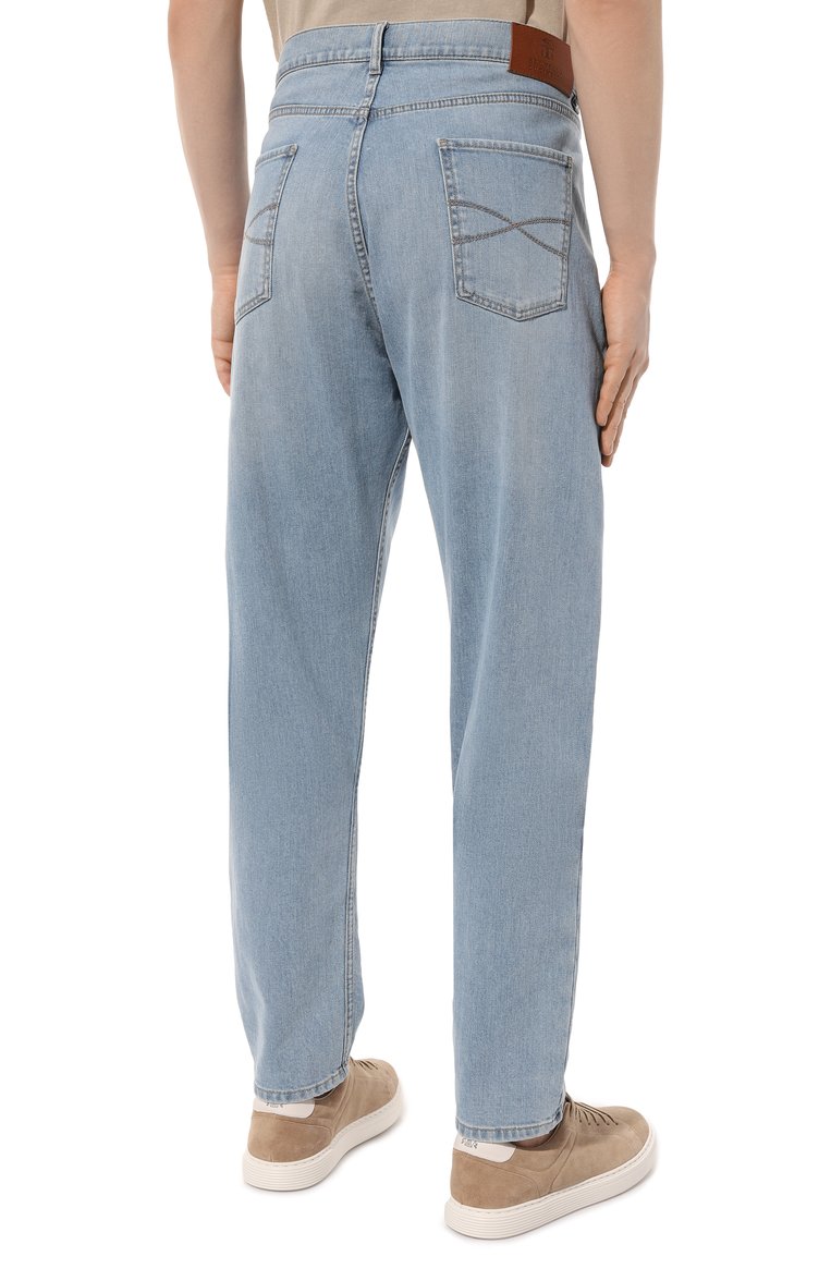 Мужские джинсы iconic fit BRUNELLO CUCINELLI голубого цвета, арт. M283P01090 | Фото 4 (Длина (брюки, джинсы): Стандартные; Материал внешний: Хлопок, Деним; Силуэт М (брюки): Прямые; Кросс-КТ: Деним; Детали: Делаве; Стили: Повседневный; Автоматизация ТО: Проставлено; Автоматизация состава: Проставлено)