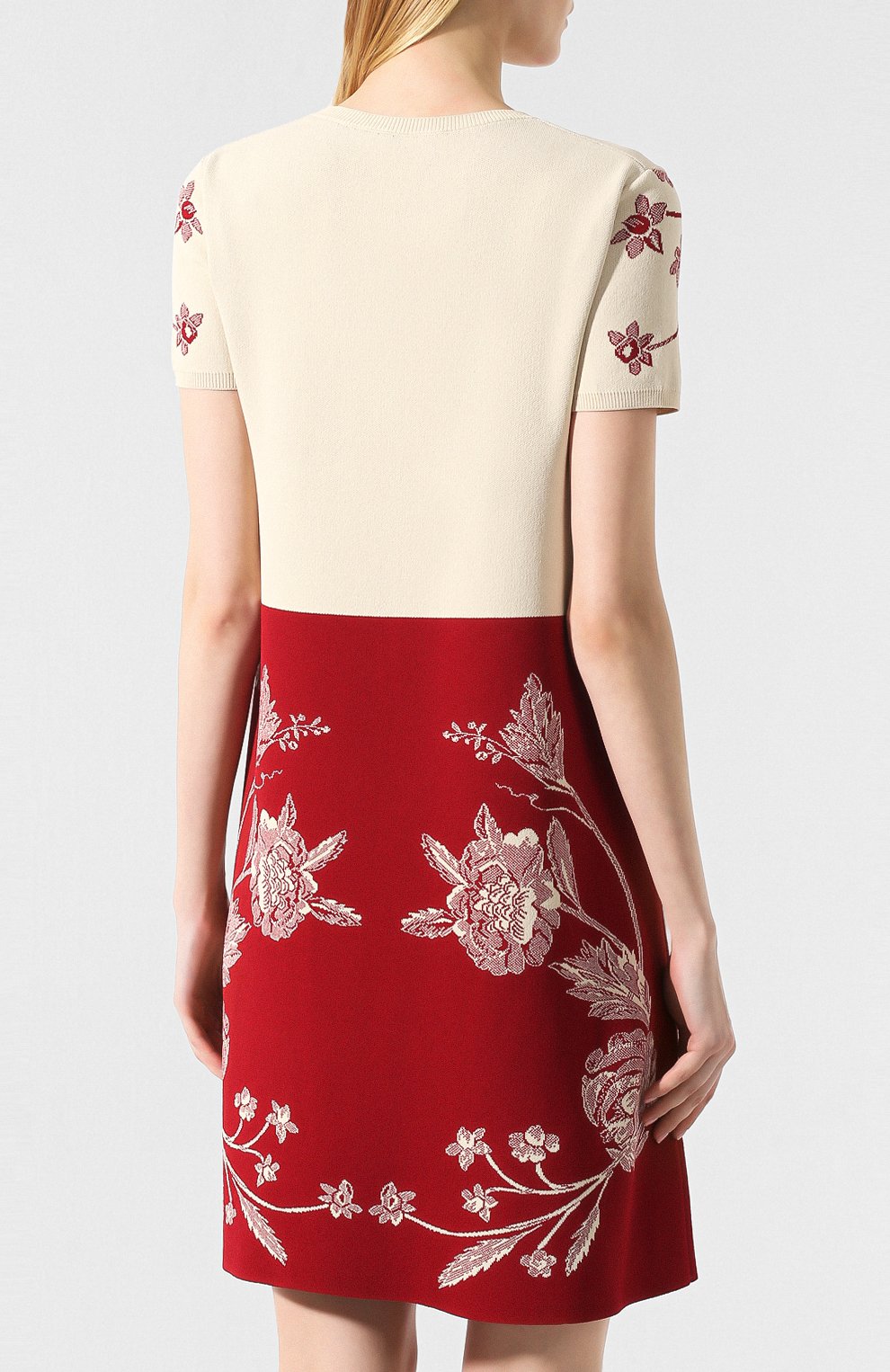 Платье из вискозы REDVALENTINO бордового цвета по цене 58950 руб., арт. SR0KDB01/4MJ, фото 4 Платье из вискозы REDVALENTINO, арт. SR0KDB01/4MJ, фото 4