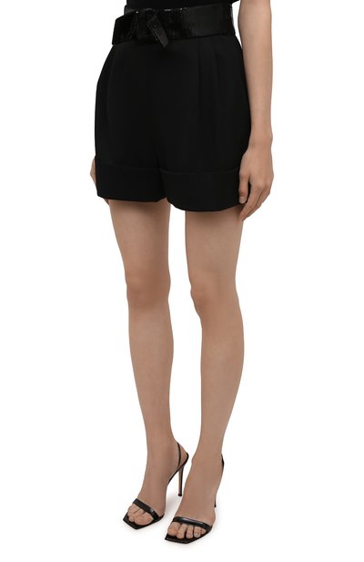 Шерстяные шорты MIU MIU черного цвета по цене 135000 руб., арт. MP1470-1R1-F0002, фото 3 Шерстяные шорты MIU MIU, арт. MP1470-1R1-F0002, фото 3