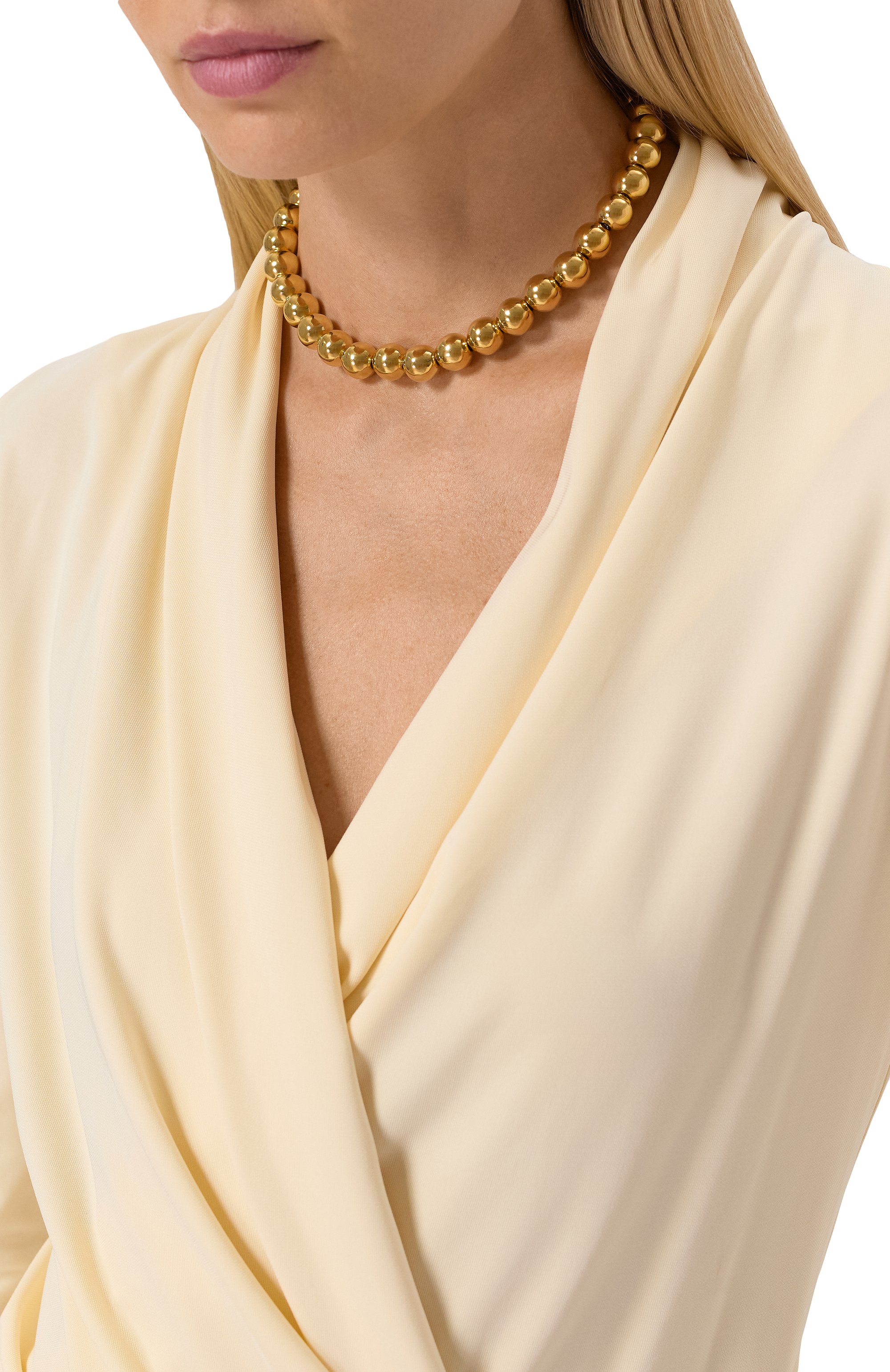 Колье JIL SANDER золотого цвета по цене 122500 руб., арт. J11UU0001 P4877, фото 2 Колье JIL SANDER, арт. J11UU0001 P4877, фото 2