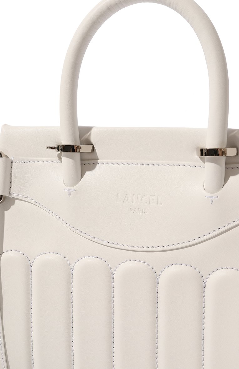 Женская сумка rodeo LANCEL белого цвета, арт. A12338 | Фото 3 (Сумки-технические: Сумки top-handle; Материал: Натуральная кожа; Материал сплава: Проставлено; Ремень/цепочка: На ремешке; Драгоценные камни: Проставлено; Размер: small)