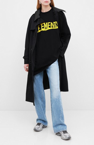 Хлопковая футболка VETEMENTS черного цвета по цене 59950 руб., арт. UAH21TR618 1610/W, фото 2 Хлопковая футболка VETEMENTS, арт. UAH21TR618 1610/W, фото 2