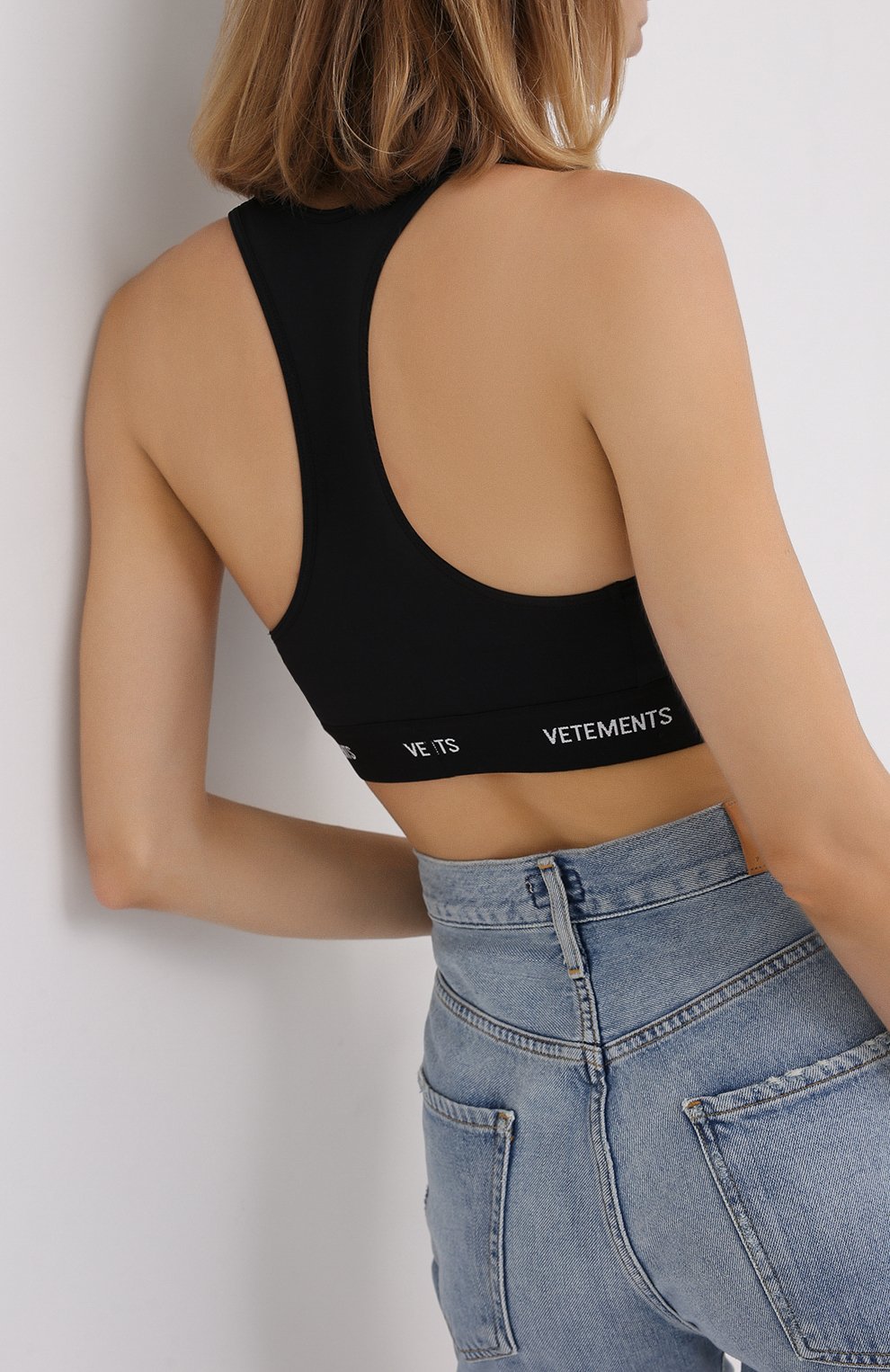 Топ VETEMENTS черного цвета по цене 22300 руб., арт. WAH21TR288 1332/BLACK, фото 4 Топ VETEMENTS, арт. WAH21TR288 1332/BLACK, фото 4