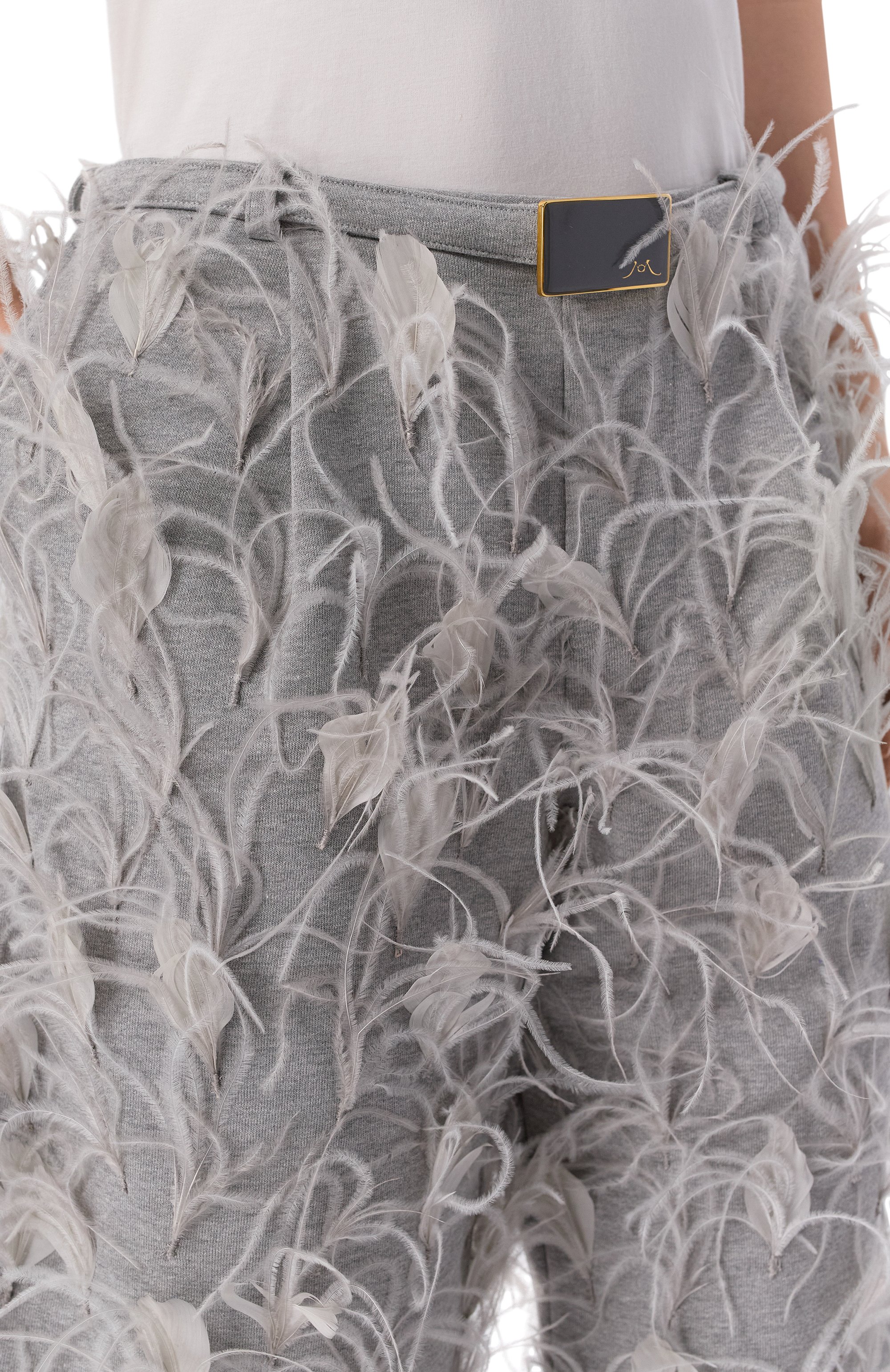 Хлопковые шорты с отделкой перьями ROWEN ROSE серого цвета по цене 98800 руб., арт. RR_J136, фото 5 Хлопковые шорты с отделкой перьями ROWEN ROSE, арт. RR_J136, фото 5