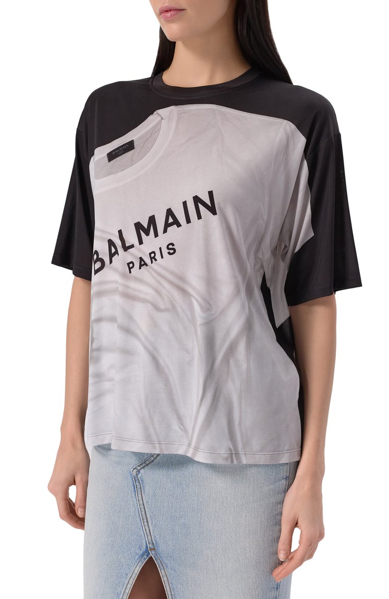 Женская футболка BALMAIN черно-белого цвета, арт. EF1EG110/GE37 | Фото 3 (Длина (для топов): Стандартные; Рукава: Короткие; Стили: Кэжуэл; Принт: С принтом; Материал внешний: Синтетический материал)