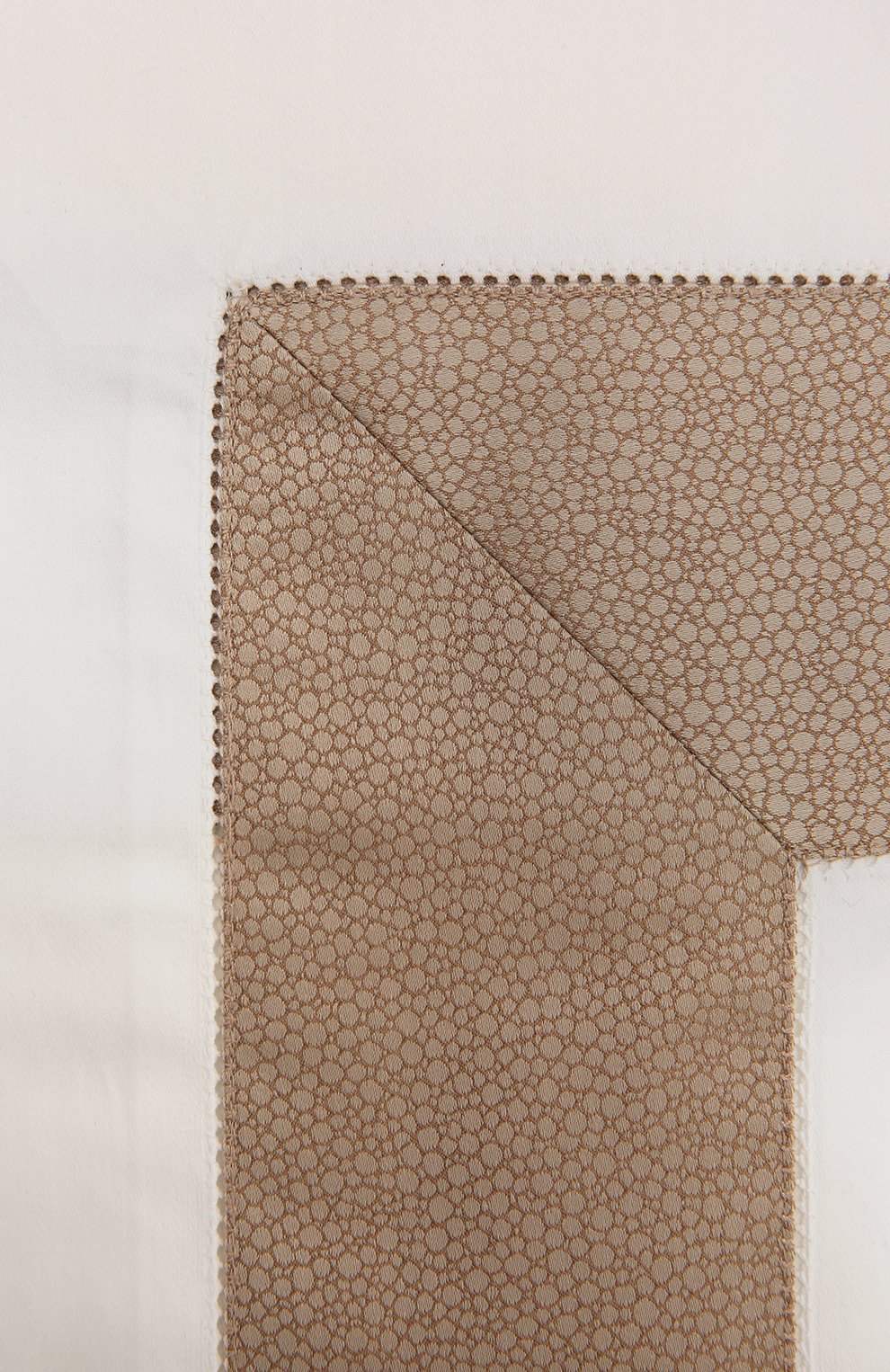 Наволочка forever bordo yd FRETTE бежевого цвета по цене 38000 руб., арт. FR6587 E0700 051C, фото 2 Наволочка forever bordo yd FRETTE, арт. FR6587 E0700 051C, фото 2