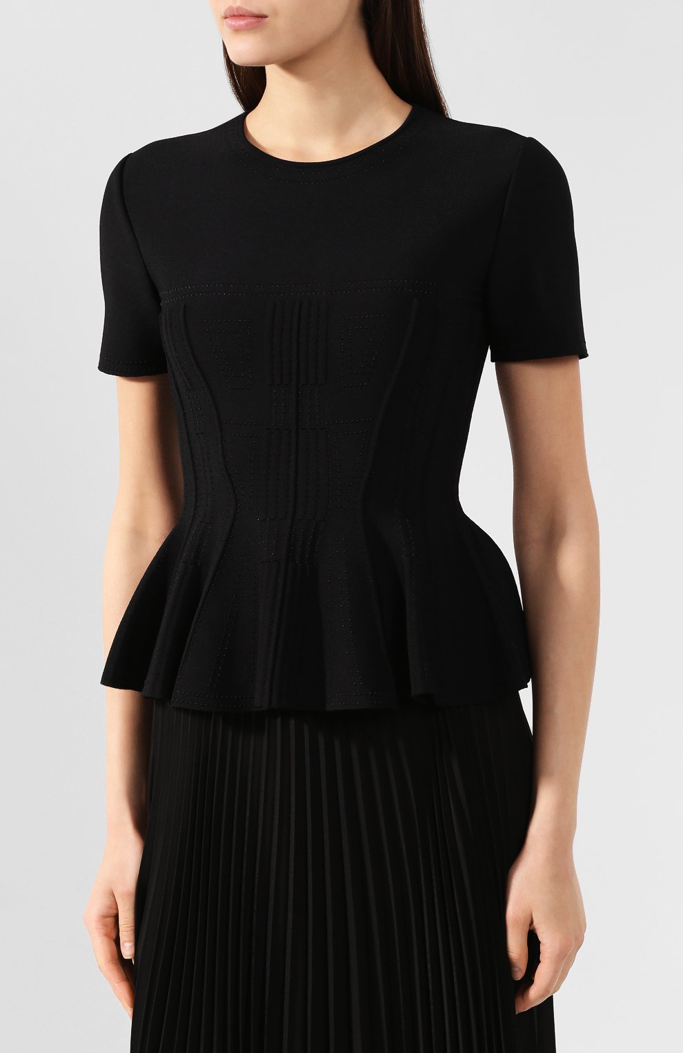 Приталенный топ ALEXANDER MCQUEEN черного цвета по цене 167000 руб., арт. 571649/Q1WVP, фото 3 Приталенный топ ALEXANDER MCQUEEN, арт. 571649/Q1WVP, фото 3