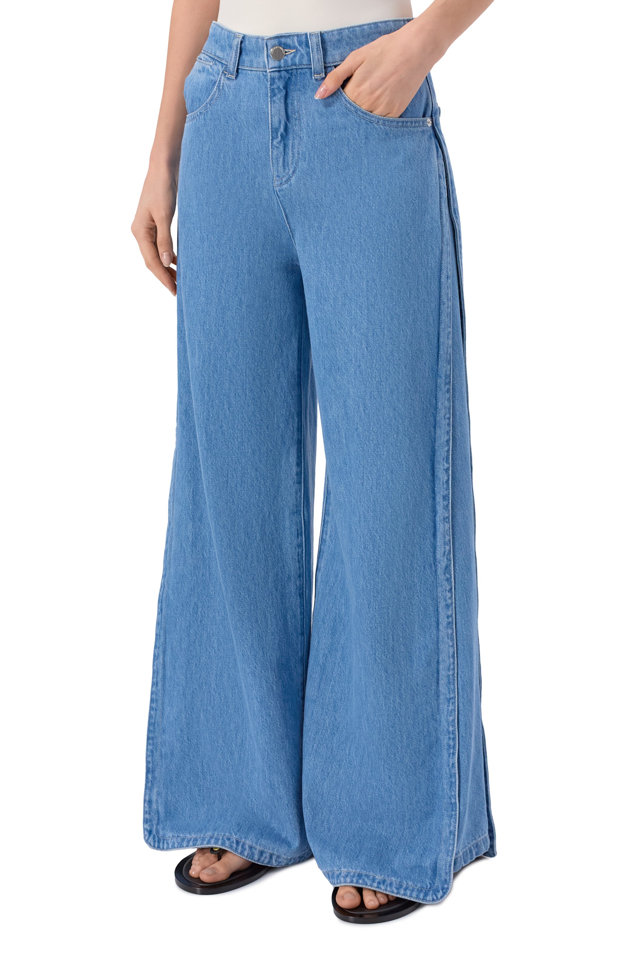 Джинсы EMPORIO ARMANI голубого цвета по цене 52550 руб., арт. EW003502/AF21091, фото 3 Джинсы EMPORIO ARMANI, арт. EW003502/AF21091, фото 3
