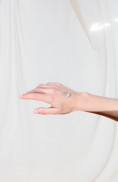 Отшелушивающая маска для кожи головы (250ml) MIRIAMQUEVEDO бесцветного цвета по цене 5300 руб., арт. 318, фото 3 Отшелушивающая маска для кожи головы (250ml) MIRIAMQUEVEDO, арт. 318, фото 3