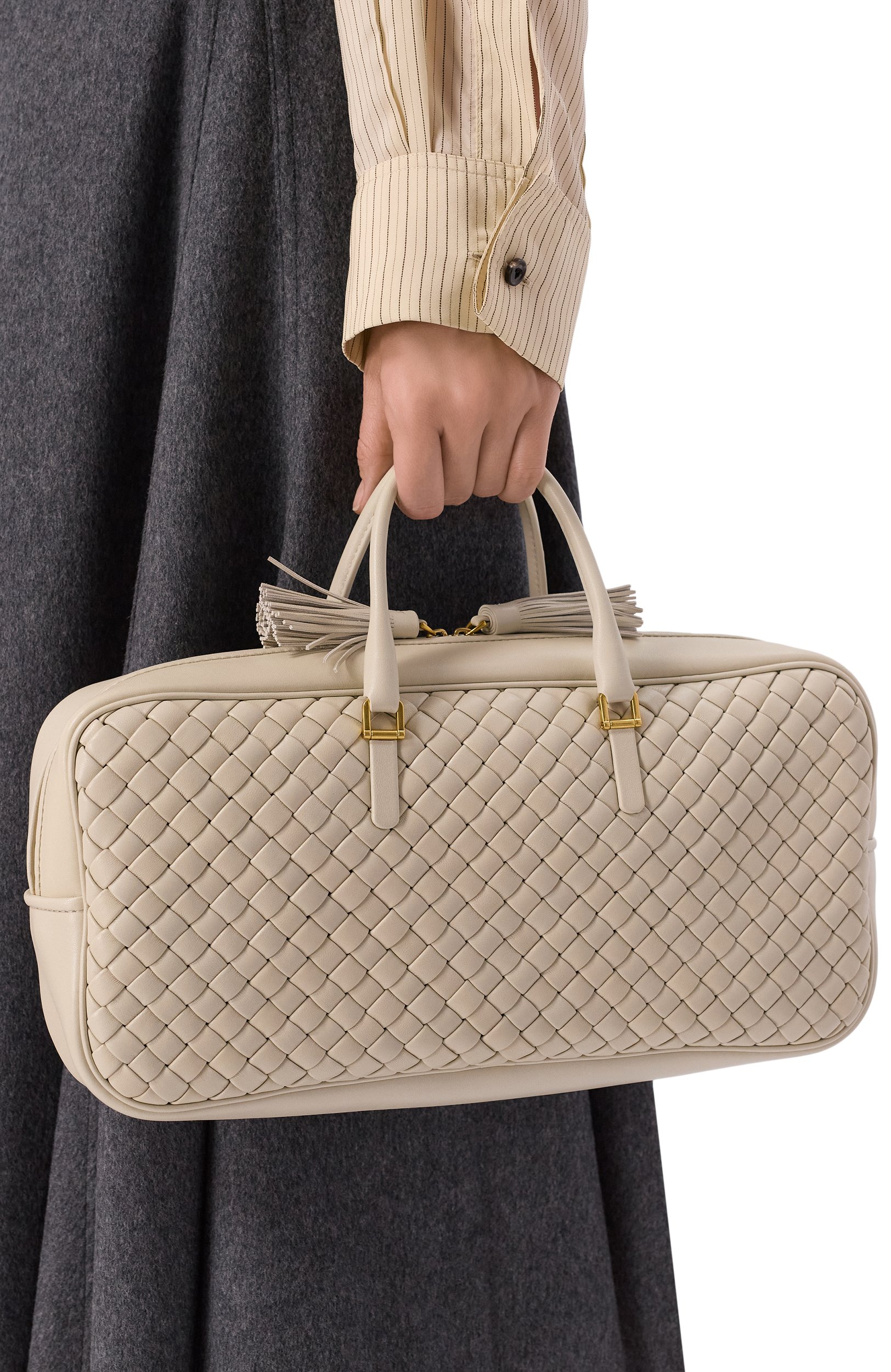 Сумка ellio BOTTEGA VENETA кремового цвета по цене 774500 руб., арт. A0060I/V74H0, фото 2 Сумка ellio BOTTEGA VENETA, арт. A0060I/V74H0, фото 2