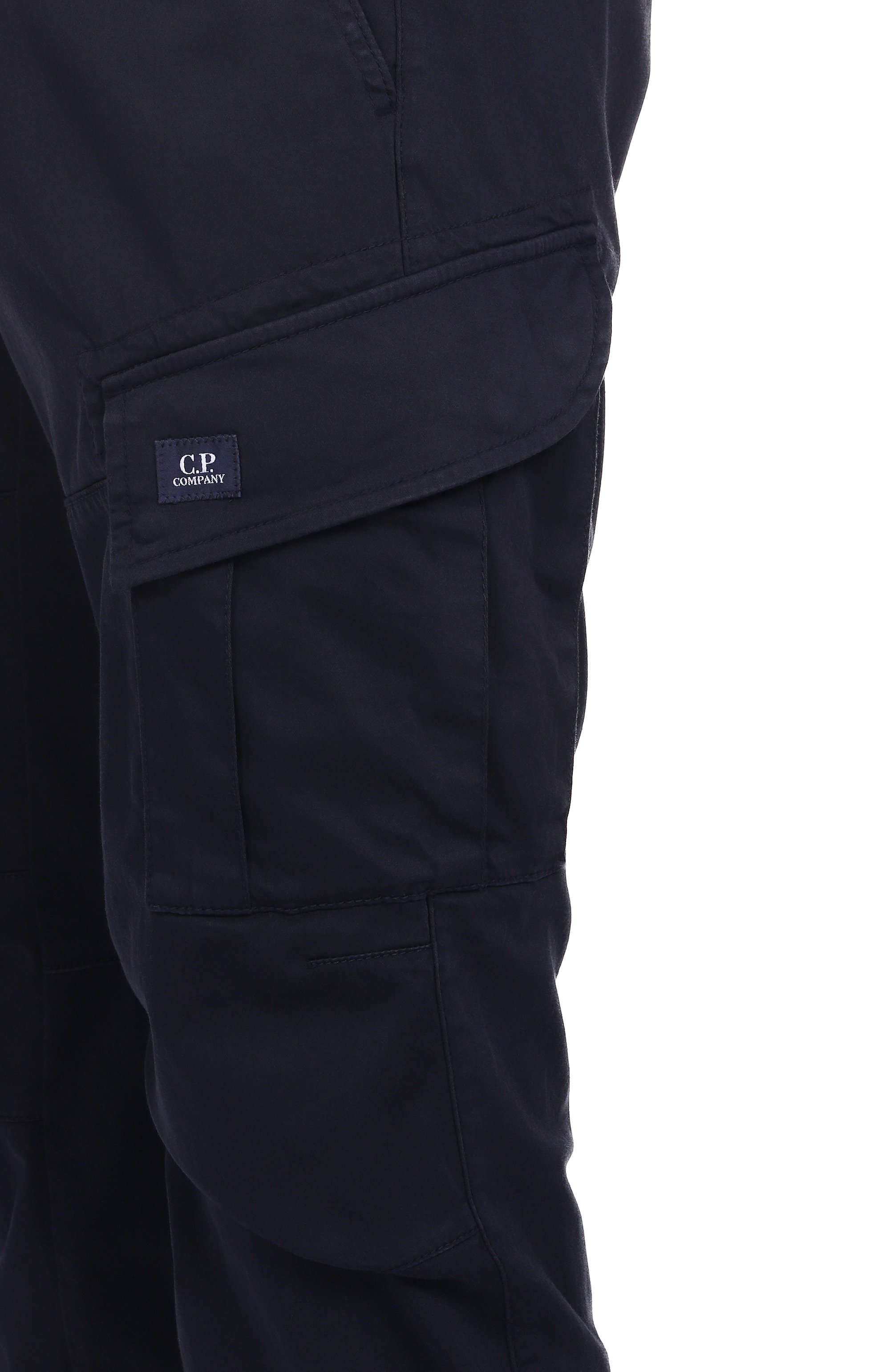 Хлопковые брюки-карго C.P. COMPANY темно-синего цвета по цене 25350 руб., арт. 18CMPA117A005694G, фото 6 Хлопковые брюки-карго C.P. COMPANY, арт. 18CMPA117A005694G, фото 6