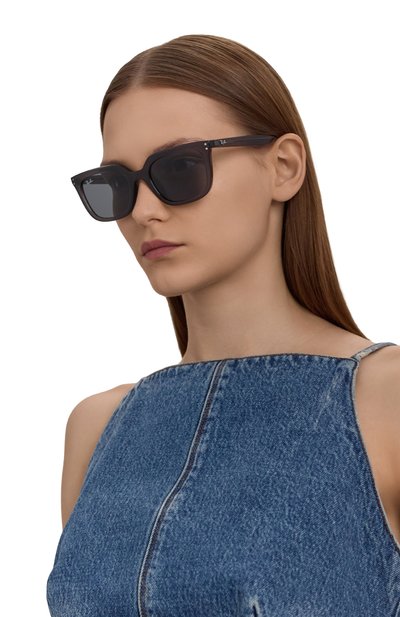 Солнцезащитные очки RAY-BAN серого цвета по цене 17800 руб., арт. 4439D-667587, фото 3 Солнцезащитные очки RAY-BAN, арт. 4439D-667587, фото 3