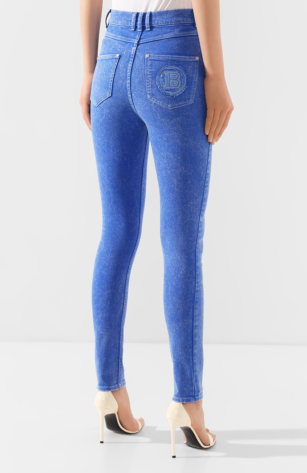 Джинсы BALMAIN голубого цвета по цене 82800 руб., арт. TF05460/D035, фото 4 Джинсы BALMAIN, арт. TF05460/D035, фото 4