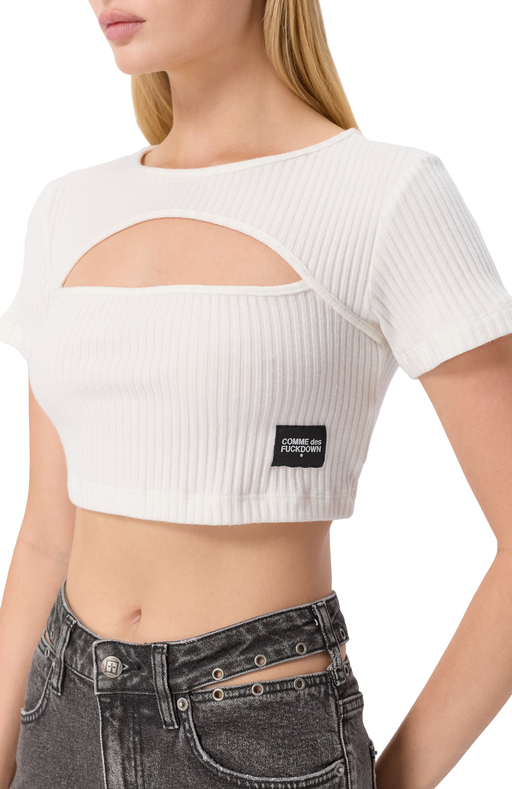 Футболка COMME DES FUCKDOWN белого цвета по цене 5525 руб., арт. CFABW01405, фото 5 Футболка COMME DES FUCKDOWN, арт. CFABW01405, фото 5
