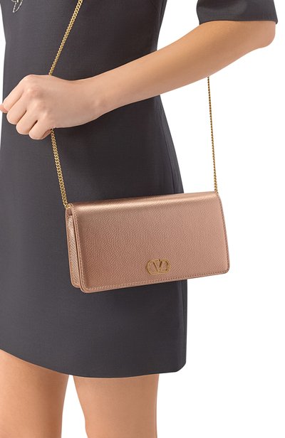 Сумка vlogo signature mini VALENTINO бежевого цвета по цене 152500 руб., арт. 9W2P0AY5/CHL, фото 2 Сумка vlogo signature mini VALENTINO, арт. 9W2P0AY5/CHL, фото 2