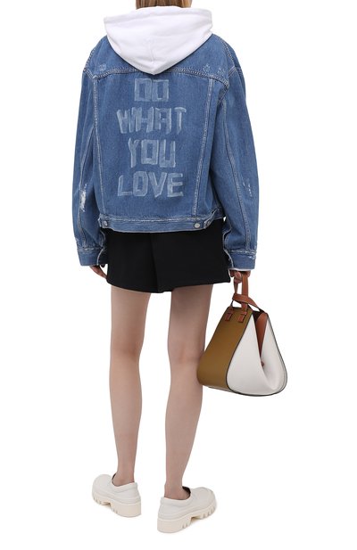 Джинсовая куртка GOLDEN GOOSE DELUXE BRAND голубого цвета по цене 41050 руб., арт. GWP00602.P000328, фото 2 Джинсовая куртка GOLDEN GOOSE DELUXE BRAND, арт. GWP00602.P000328, фото 2