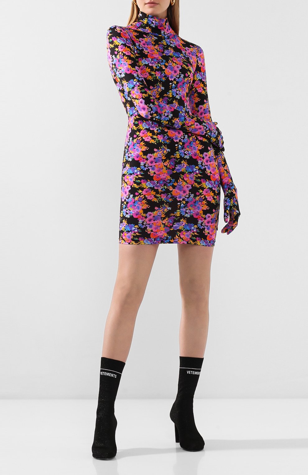 Платье VETEMENTS разноцветного цвета по цене 94900 руб., арт. WAH21DR094 2606/CAMELIA, фото 2 Платье VETEMENTS, арт. WAH21DR094 2606/CAMELIA, фото 2