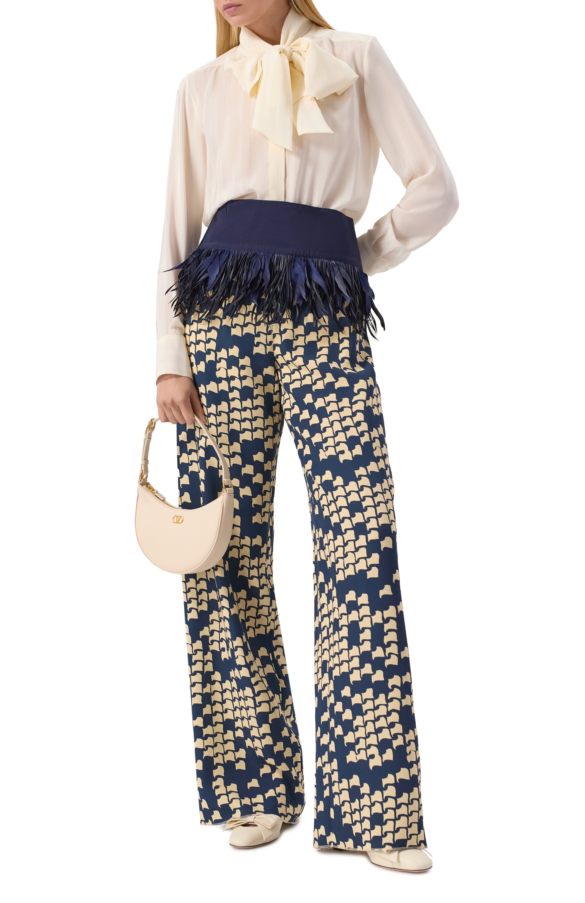 Шелковые брюки VALENTINO синего цвета по цене 398000 руб., арт. 6B3RB68993Q, фото 2 Шелковые брюки VALENTINO, арт. 6B3RB68993Q, фото 2