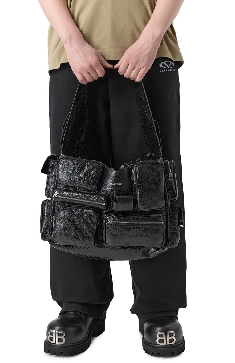 Мужская сумка superbusy large BALENCIAGA черного цвета, арт. 702168/210C8 | Фото 2 (Размер: large; Материал: Натуральная кожа)