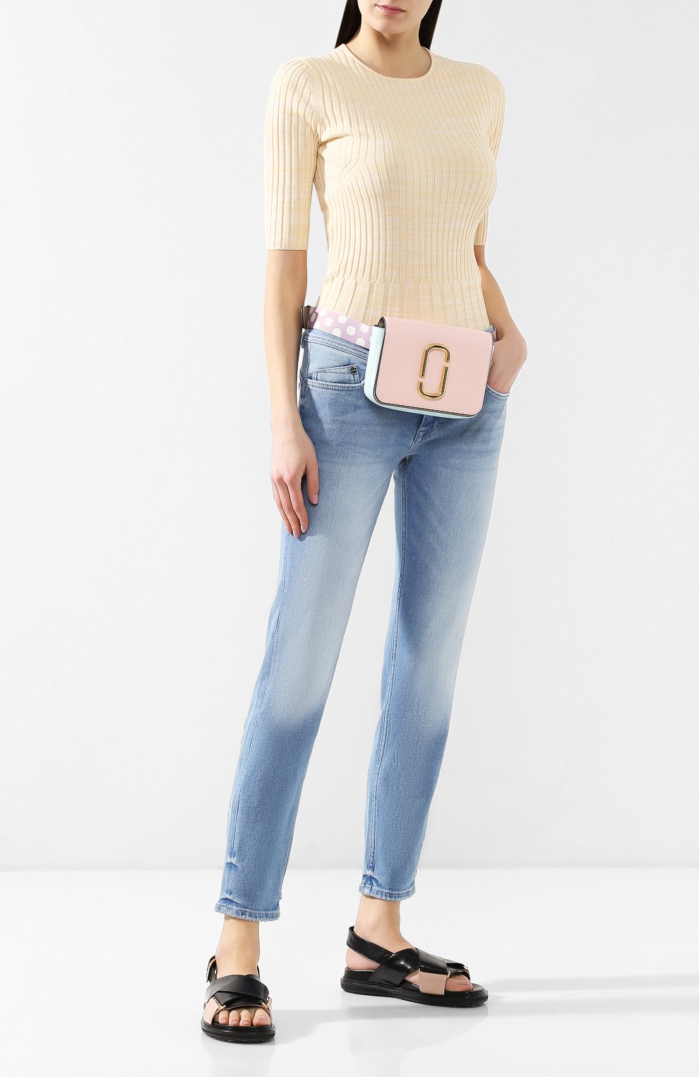 Поясная сумка the hip shot MARC JACOBS (THE) светло-розового цвета по цене 46300 руб., арт. M0014102, фото 2 Поясная сумка the hip shot MARC JACOBS (THE), арт. M0014102, фото 2